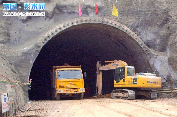 彭水摩圍山隧道